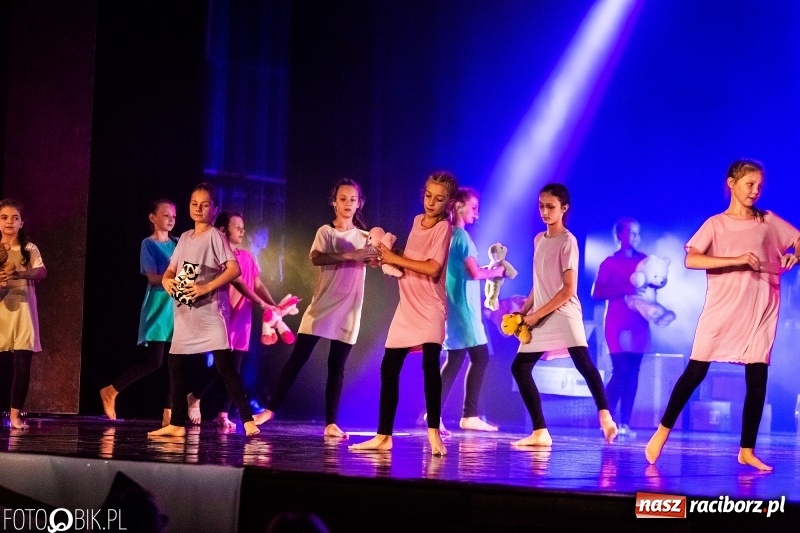 Zdjęcie w galerii na portalu naszraciborz.pl: Gala zespołu tanecznego Skaza w Raciborskim Centrum Kultury wiadomości z regionu