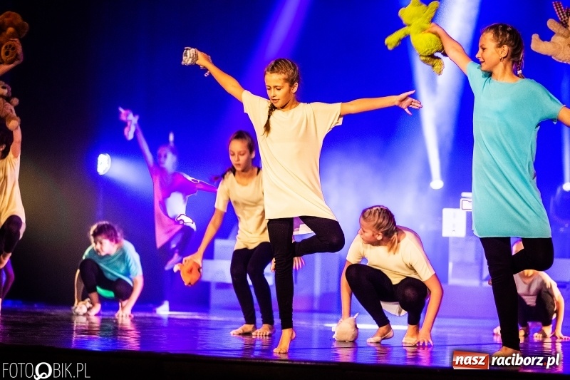 Zdjęcie w galerii na portalu naszraciborz.pl: Gala zespołu tanecznego Skaza w Raciborskim Centrum Kultury wiadomości z regionu