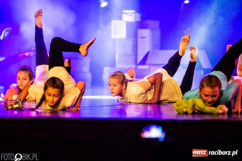 Zdjęcie w galerii na portalu naszraciborz.pl: Gala zespołu tanecznego Skaza w Raciborskim Centrum Kultury wiadomości z regionu