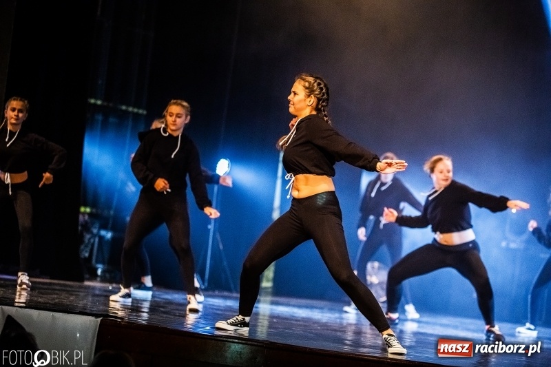 Zdjęcie w galerii na portalu naszraciborz.pl: Gala zespołu tanecznego Skaza w Raciborskim Centrum Kultury wiadomości z regionu