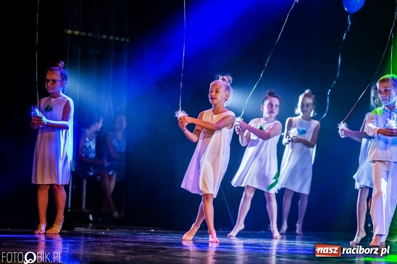 Zdjęcie w galerii na portalu naszraciborz.pl: Gala zespołu tanecznego Skaza w Raciborskim Centrum Kultury wiadomości z regionu