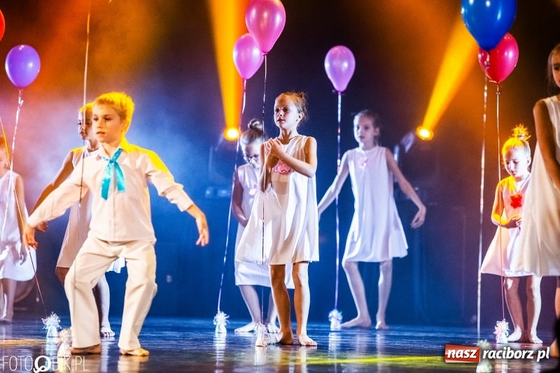 Zdjęcie w galerii na portalu naszraciborz.pl: Gala zespołu tanecznego Skaza w Raciborskim Centrum Kultury wiadomości z regionu