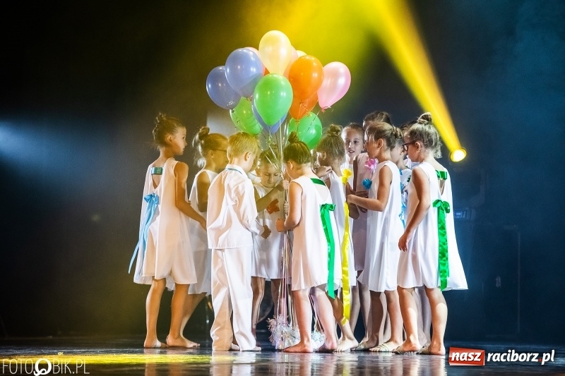 Zdjęcie w galerii na portalu naszraciborz.pl: Gala zespołu tanecznego Skaza w Raciborskim Centrum Kultury wiadomości z regionu