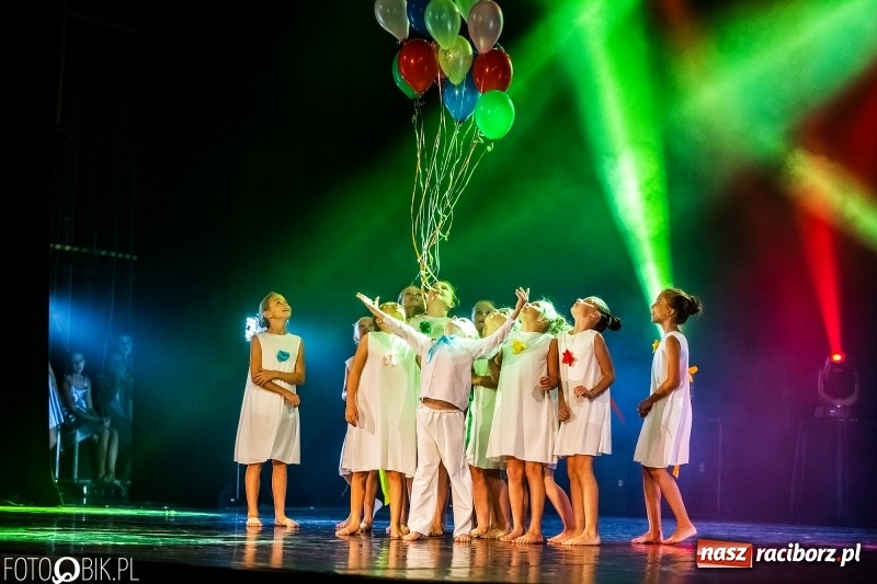 Zdjęcie w galerii na portalu naszraciborz.pl: Gala zespołu tanecznego Skaza w Raciborskim Centrum Kultury wiadomości z regionu