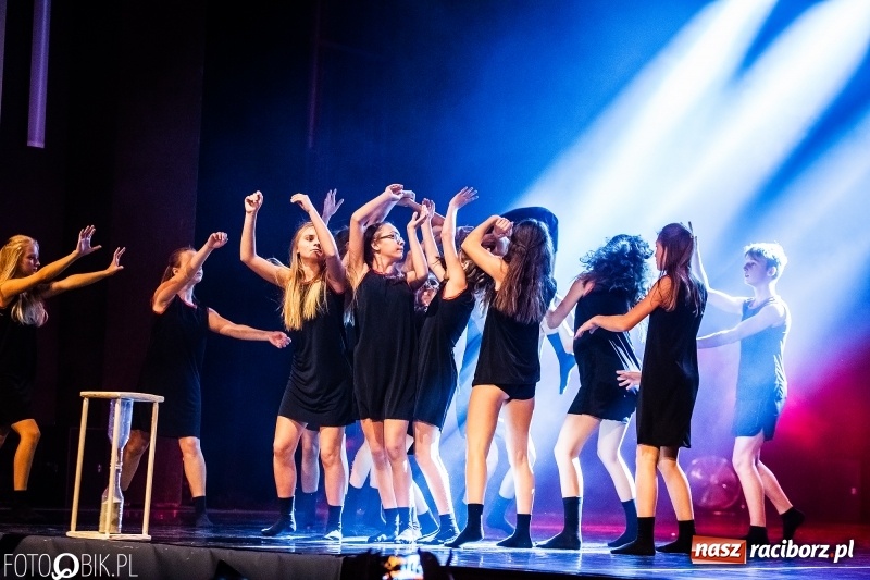 Zdjęcie w galerii na portalu naszraciborz.pl: Gala zespołu tanecznego Skaza w Raciborskim Centrum Kultury wiadomości z regionu