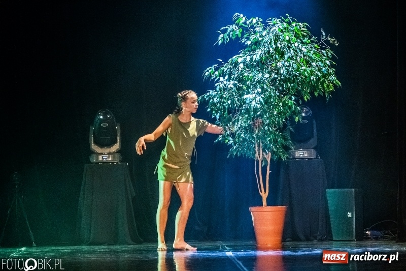 Zdjęcie w galerii na portalu naszraciborz.pl: Gala zespołu tanecznego Skaza w Raciborskim Centrum Kultury wiadomości z regionu