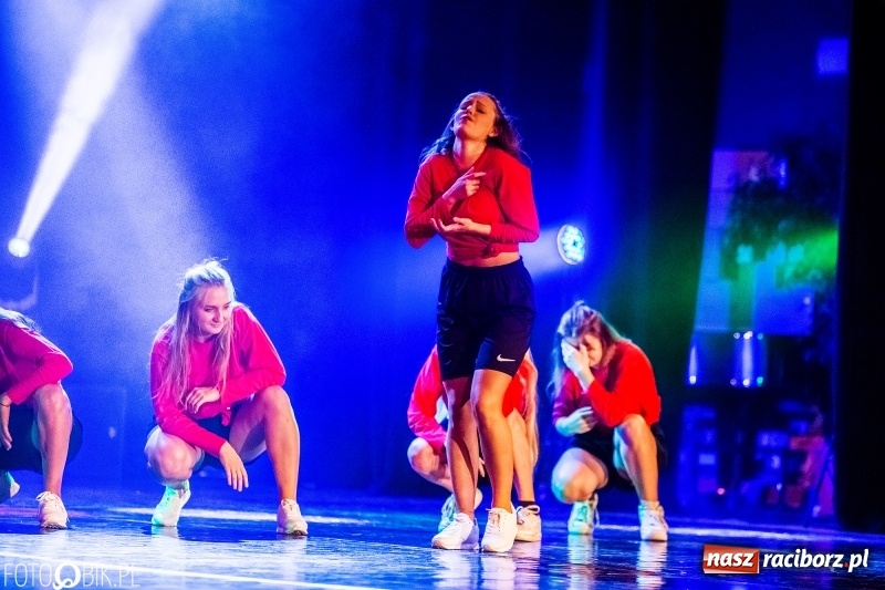 Zdjęcie w galerii na portalu naszraciborz.pl: Gala zespołu tanecznego Skaza w Raciborskim Centrum Kultury wiadomości z regionu