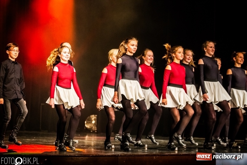 Zdjęcie w galerii na portalu naszraciborz.pl: Gala zespołu tanecznego Skaza w Raciborskim Centrum Kultury wiadomości z regionu