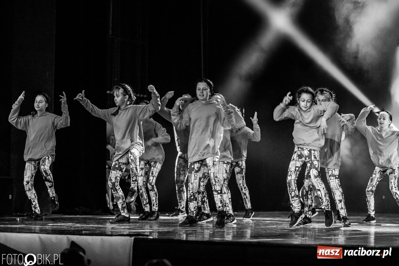 Zdjęcie w galerii na portalu naszraciborz.pl: Gala zespołu tanecznego Skaza w Raciborskim Centrum Kultury wiadomości z regionu