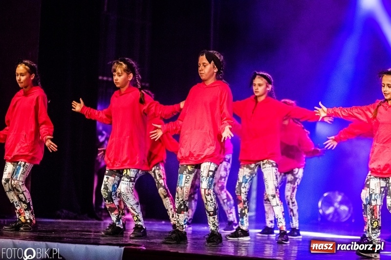 Zdjęcie w galerii na portalu naszraciborz.pl: Gala zespołu tanecznego Skaza w Raciborskim Centrum Kultury wiadomości z regionu