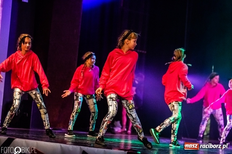 Zdjęcie w galerii na portalu naszraciborz.pl: Gala zespołu tanecznego Skaza w Raciborskim Centrum Kultury wiadomości z regionu