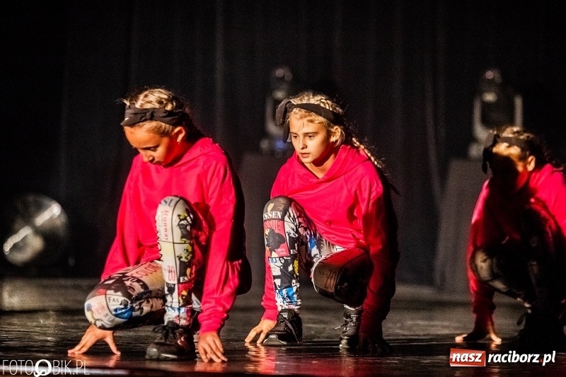 Zdjęcie w galerii na portalu naszraciborz.pl: Gala zespołu tanecznego Skaza w Raciborskim Centrum Kultury wiadomości z regionu