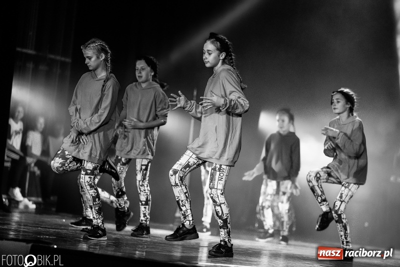 Zdjęcie w galerii na portalu naszraciborz.pl: Gala zespołu tanecznego Skaza w Raciborskim Centrum Kultury wiadomości z regionu