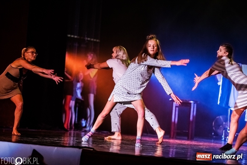 Zdjęcie w galerii na portalu naszraciborz.pl: Gala zespołu tanecznego Skaza w Raciborskim Centrum Kultury wiadomości z regionu