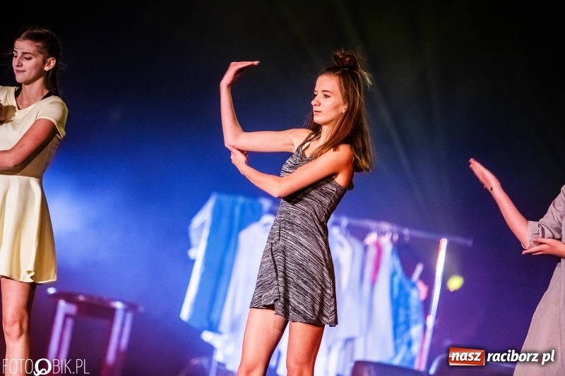 Zdjęcie w galerii na portalu naszraciborz.pl: Gala zespołu tanecznego Skaza w Raciborskim Centrum Kultury wiadomości z regionu