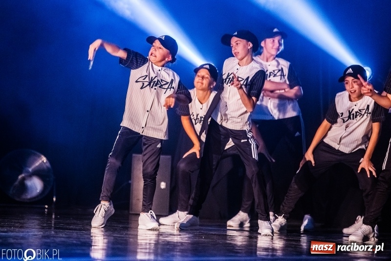 Zdjęcie w galerii na portalu naszraciborz.pl: Gala zespołu tanecznego Skaza w Raciborskim Centrum Kultury wiadomości z regionu