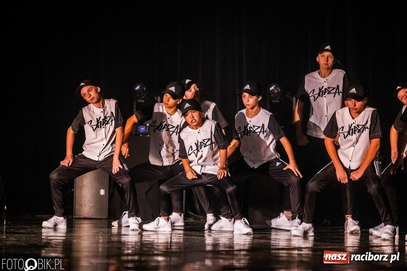 Zdjęcie w galerii na portalu naszraciborz.pl: Gala zespołu tanecznego Skaza w Raciborskim Centrum Kultury wiadomości z regionu