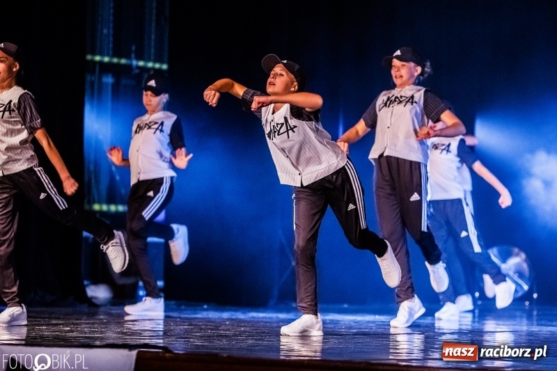 Zdjęcie w galerii na portalu naszraciborz.pl: Gala zespołu tanecznego Skaza w Raciborskim Centrum Kultury wiadomości z regionu