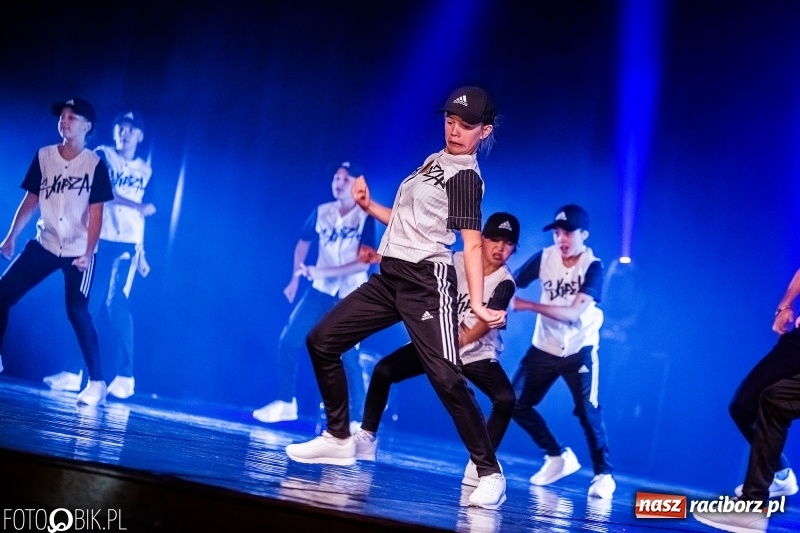 Zdjęcie w galerii na portalu naszraciborz.pl: Gala zespołu tanecznego Skaza w Raciborskim Centrum Kultury wiadomości z regionu