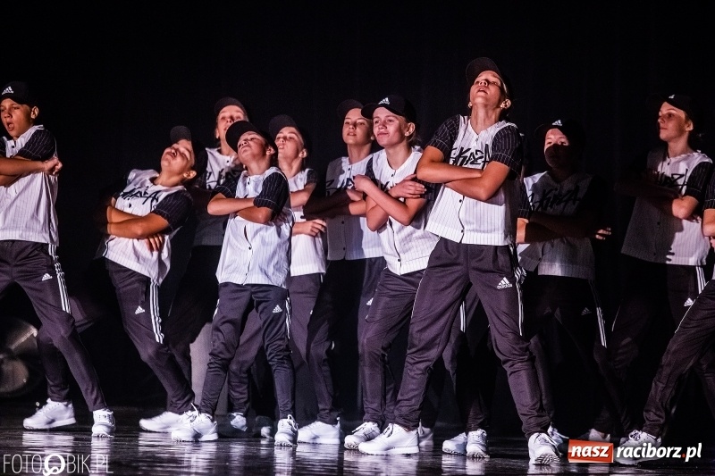 Zdjęcie w galerii na portalu naszraciborz.pl: Gala zespołu tanecznego Skaza w Raciborskim Centrum Kultury wiadomości z regionu
