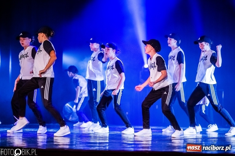 Zdjęcie w galerii na portalu naszraciborz.pl: Gala zespołu tanecznego Skaza w Raciborskim Centrum Kultury wiadomości z regionu