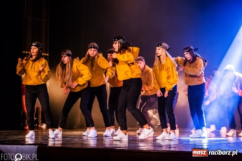 Zdjęcie w galerii na portalu naszraciborz.pl: Gala zespołu tanecznego Skaza w Raciborskim Centrum Kultury wiadomości z regionu