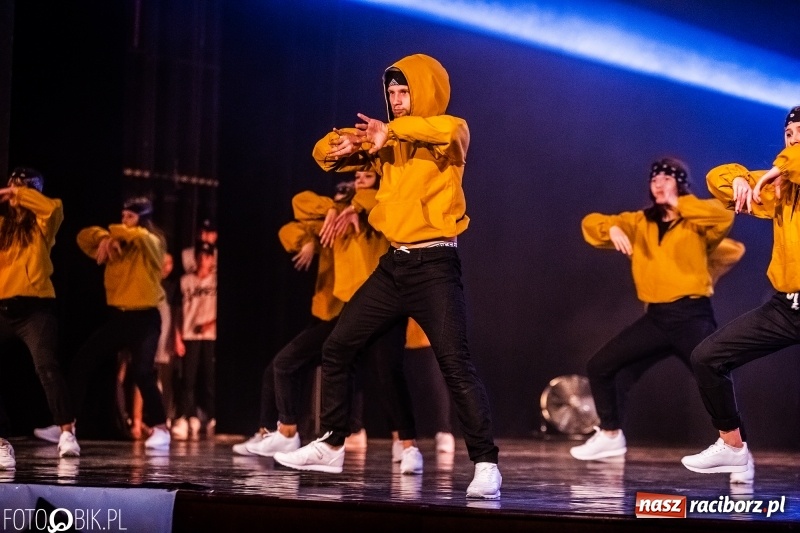 Zdjęcie w galerii na portalu naszraciborz.pl: Gala zespołu tanecznego Skaza w Raciborskim Centrum Kultury wiadomości z regionu