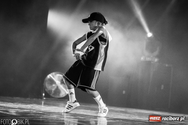 Zdjęcie w galerii na portalu naszraciborz.pl: Gala zespołu tanecznego Skaza w Raciborskim Centrum Kultury wiadomości z regionu