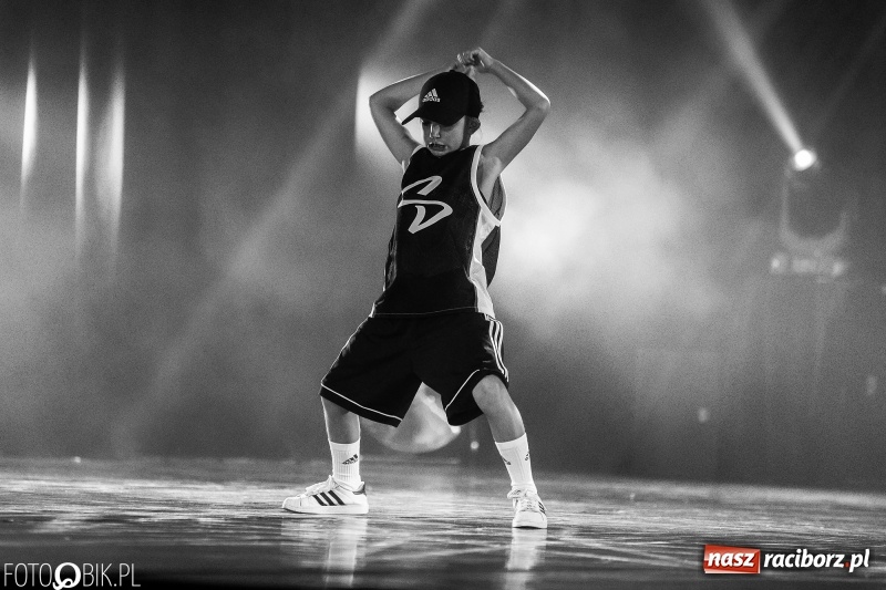 Zdjęcie w galerii na portalu naszraciborz.pl: Gala zespołu tanecznego Skaza w Raciborskim Centrum Kultury wiadomości z regionu