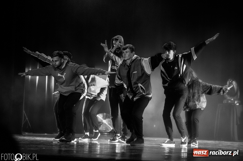 Zdjęcie w galerii na portalu naszraciborz.pl: Gala zespołu tanecznego Skaza w Raciborskim Centrum Kultury wiadomości z regionu