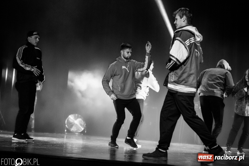Zdjęcie w galerii na portalu naszraciborz.pl: Gala zespołu tanecznego Skaza w Raciborskim Centrum Kultury wiadomości z regionu