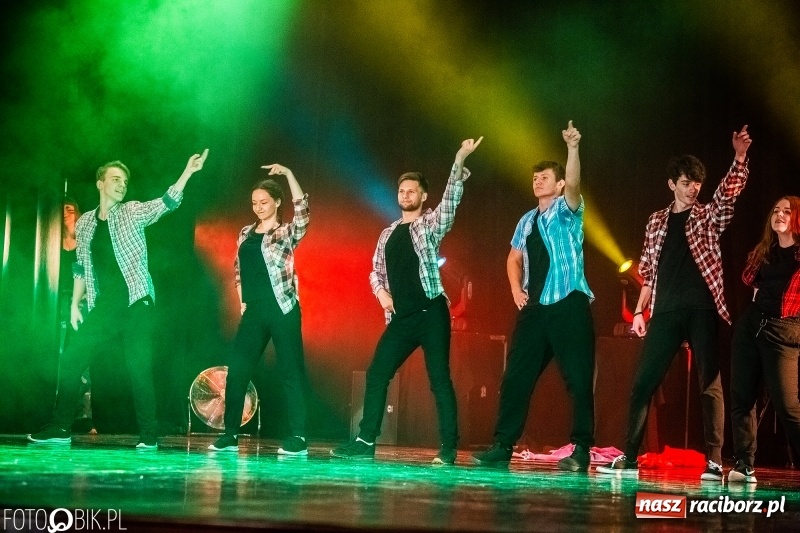Zdjęcie w galerii na portalu naszraciborz.pl: Gala zespołu tanecznego Skaza w Raciborskim Centrum Kultury wiadomości z regionu