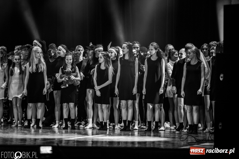 Zdjęcie w galerii na portalu naszraciborz.pl: Gala zespołu tanecznego Skaza w Raciborskim Centrum Kultury wiadomości z regionu