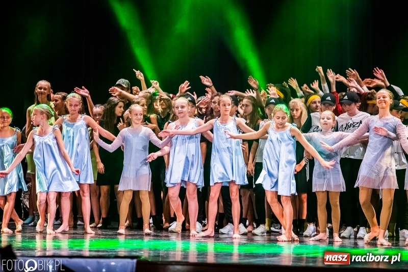 Zdjęcie w galerii na portalu naszraciborz.pl: Gala zespołu tanecznego Skaza w Raciborskim Centrum Kultury wiadomości z regionu