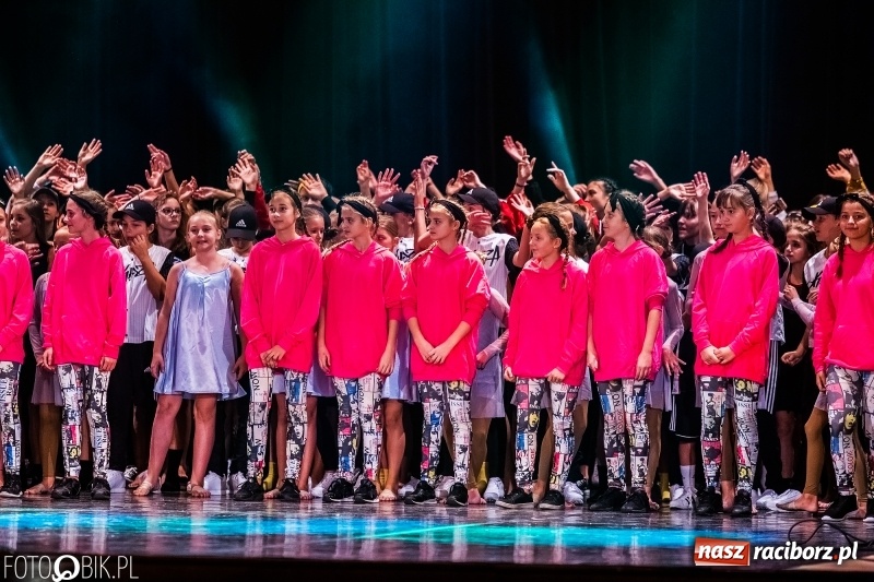Zdjęcie w galerii na portalu naszraciborz.pl: Gala zespołu tanecznego Skaza w Raciborskim Centrum Kultury wiadomości z regionu