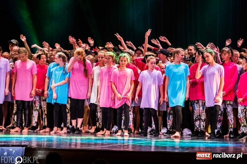 Zdjęcie w galerii na portalu naszraciborz.pl: Gala zespołu tanecznego Skaza w Raciborskim Centrum Kultury wiadomości z regionu