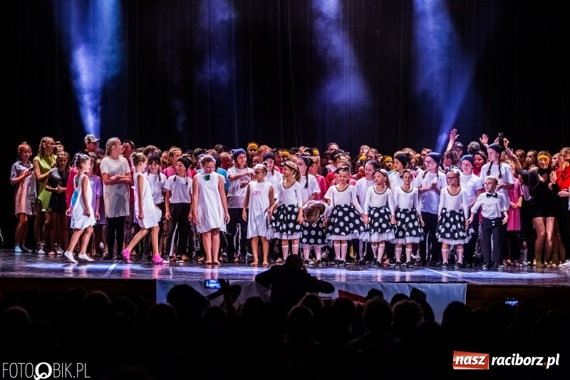 Zdjęcie w galerii na portalu naszraciborz.pl: Gala zespołu tanecznego Skaza w Raciborskim Centrum Kultury wiadomości z regionu