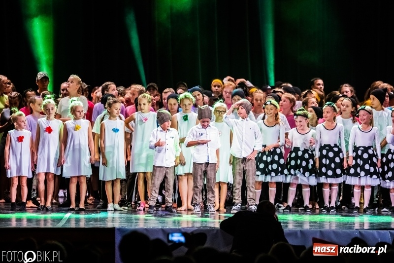 Zdjęcie w galerii na portalu naszraciborz.pl: Gala zespołu tanecznego Skaza w Raciborskim Centrum Kultury wiadomości z regionu