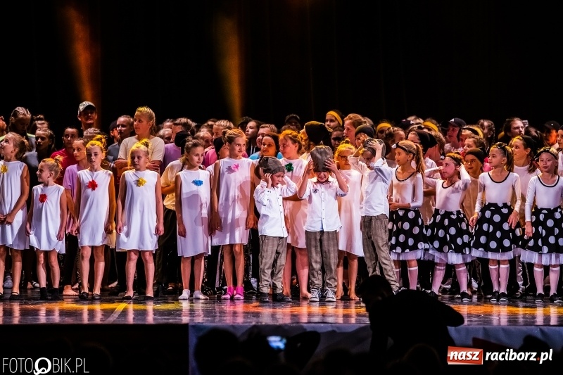 Zdjęcie w galerii na portalu naszraciborz.pl: Gala zespołu tanecznego Skaza w Raciborskim Centrum Kultury wiadomości z regionu