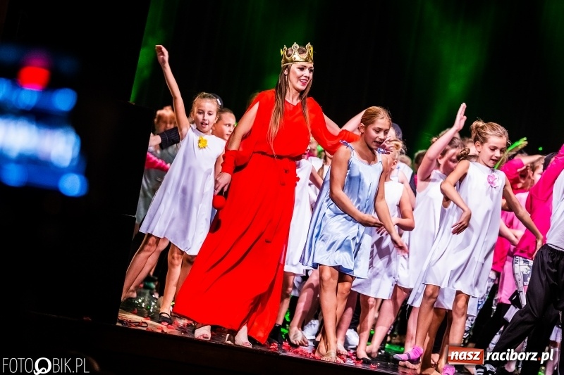 Zdjęcie w galerii na portalu naszraciborz.pl: Gala zespołu tanecznego Skaza w Raciborskim Centrum Kultury wiadomości z regionu