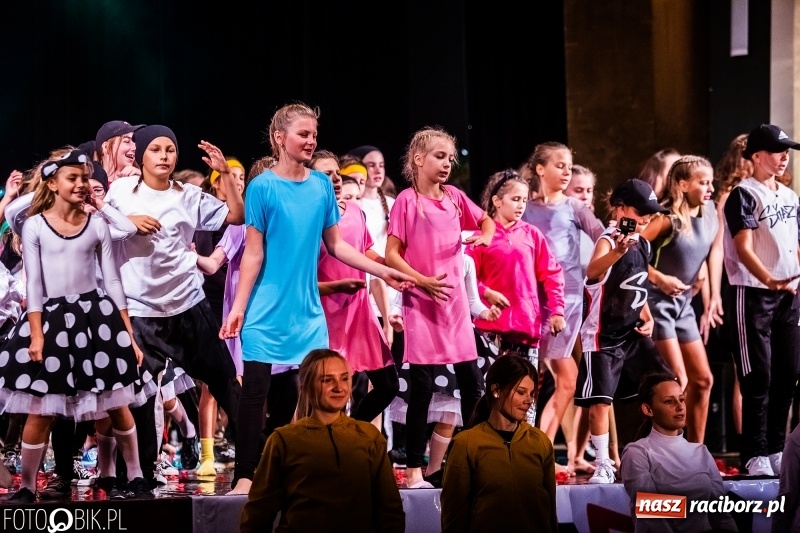 Zdjęcie w galerii na portalu naszraciborz.pl: Gala zespołu tanecznego Skaza w Raciborskim Centrum Kultury wiadomości z regionu