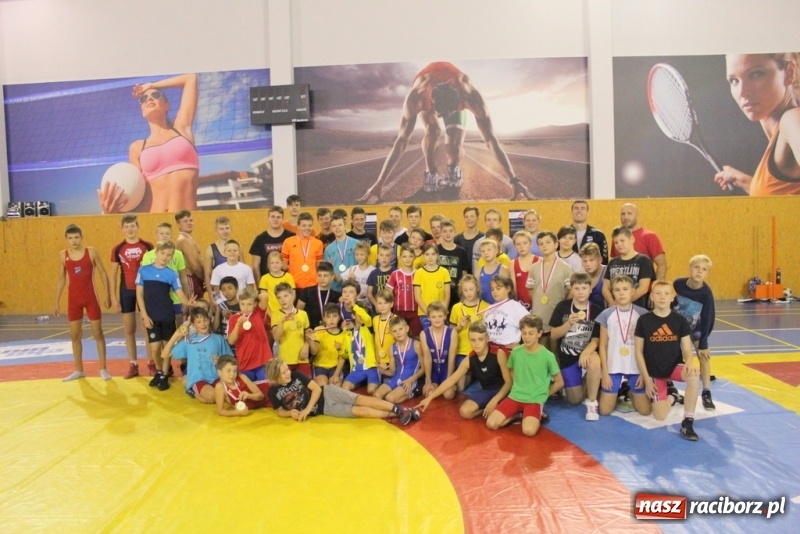 Zdjęcie w galerii na portalu naszraciborz.pl: Podsumowanie projektu Akademia sportu zapaśniczego Ryszarda Wolnego wiadomości z regionu