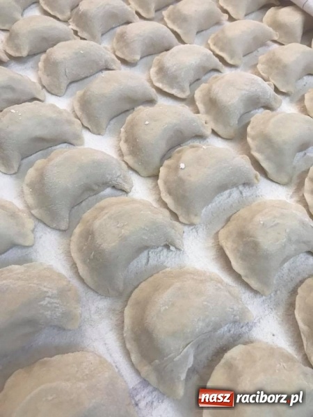 Zdjęcie w galerii na portalu naszraciborz.pl: Kaczka, jabłko, śliwka i rozmaryn, czyli NIEBO W GĘBIE. Raciborskie pierogowe królestwo zaprasza! wiadomości z regionu