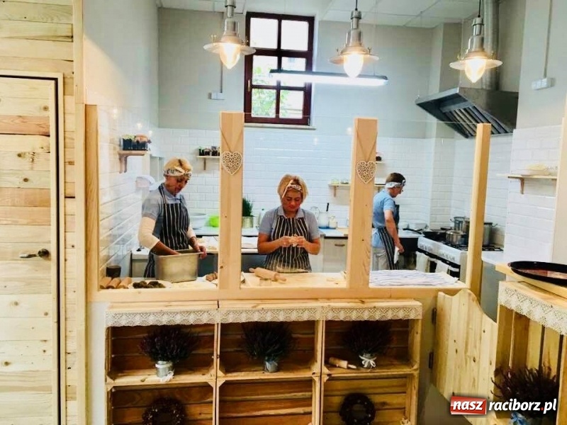 Zdjęcie w galerii na portalu naszraciborz.pl: Kaczka, jabłko, śliwka i rozmaryn, czyli NIEBO W GĘBIE. Raciborskie pierogowe królestwo zaprasza! wiadomości z regionu