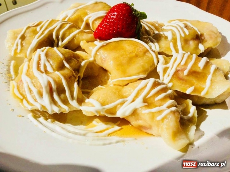 Zdjęcie w galerii na portalu naszraciborz.pl: Kaczka, jabłko, śliwka i rozmaryn, czyli NIEBO W GĘBIE. Raciborskie pierogowe królestwo zaprasza! wiadomości z regionu