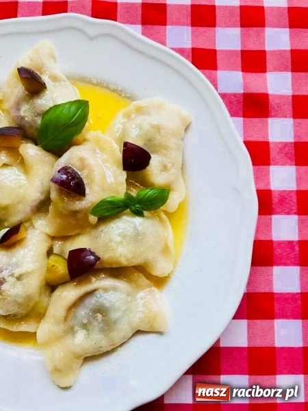 Zdjęcie w galerii na portalu naszraciborz.pl: Kaczka, jabłko, śliwka i rozmaryn, czyli NIEBO W GĘBIE. Raciborskie pierogowe królestwo zaprasza! wiadomości z regionu