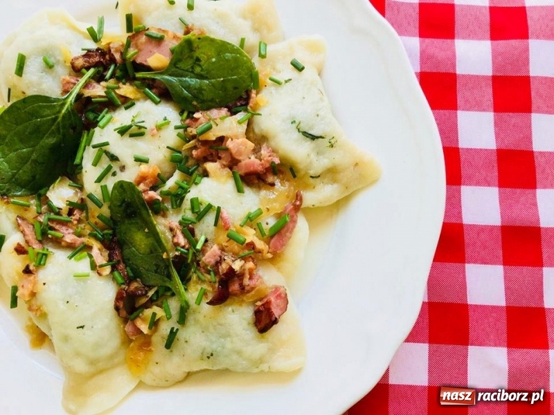 Zdjęcie w galerii na portalu naszraciborz.pl: Kaczka, jabłko, śliwka i rozmaryn, czyli NIEBO W GĘBIE. Raciborskie pierogowe królestwo zaprasza! wiadomości z regionu
