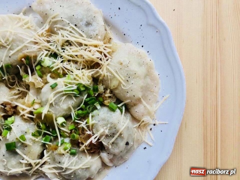 Zdjęcie w galerii na portalu naszraciborz.pl: Kaczka, jabłko, śliwka i rozmaryn, czyli NIEBO W GĘBIE. Raciborskie pierogowe królestwo zaprasza! wiadomości z regionu