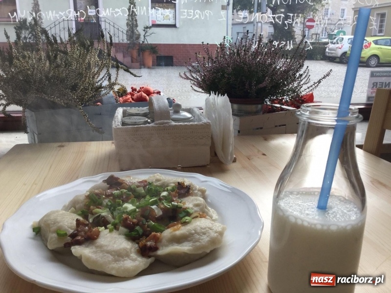 Zdjęcie w galerii na portalu naszraciborz.pl: Kaczka, jabłko, śliwka i rozmaryn, czyli NIEBO W GĘBIE. Raciborskie pierogowe królestwo zaprasza! wiadomości z regionu