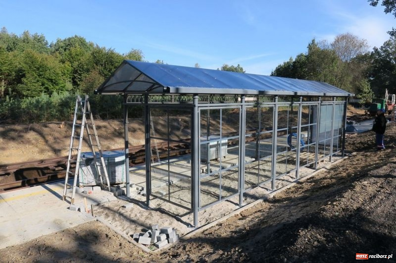 Zdjęcie w galerii na portalu naszraciborz.pl: Wąskotorówką przez jesienny las wiadomości z regionu